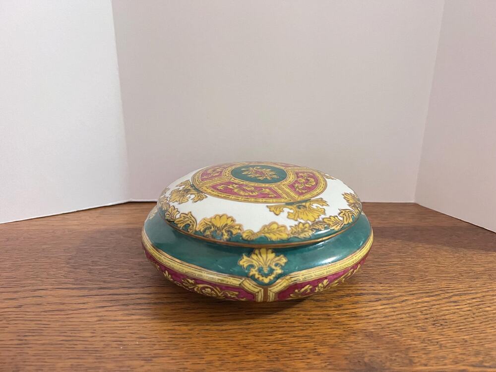 Vtg Andrea by Sadek hand painted round covered dish